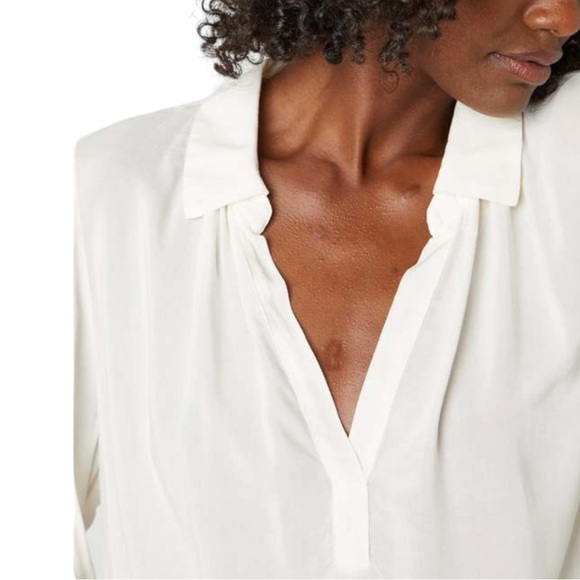Velvet by Graham & Spencer Josey Blouse Cream Size Small Minimalist - Picture 3 of 9